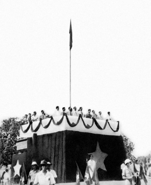 Ngày 2/9/1945, tại Quảng trường Ba Đình lịch sử, Chủ tịch Hồ Chí Minh đọc Tuyên ngôn Độc lập, khai sinh nước Việt Nam Dân chủ Cộng hòa. (Ảnh: Tư liệu TTXVN)